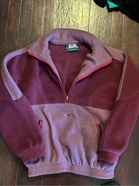 Solo Climb Men’s Two-Tone Burgundy Quarter-Zip Fleece